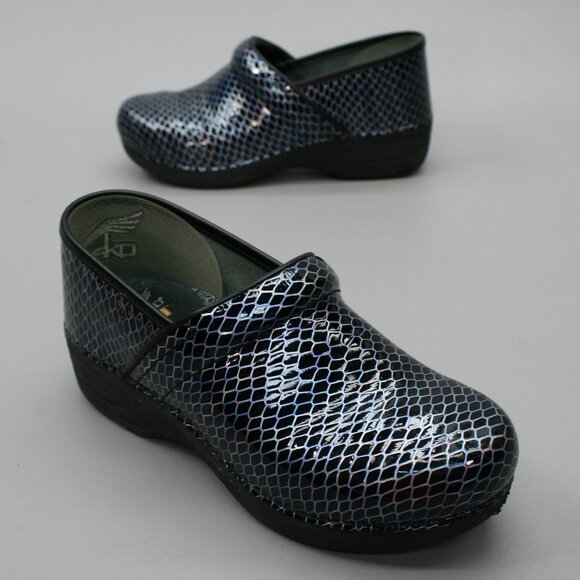 Dansko Ladies 40 (9.5-10) XP20 Professional Patent Blue Doctor Nurse Clogs Shoes - Picture 1 of 12